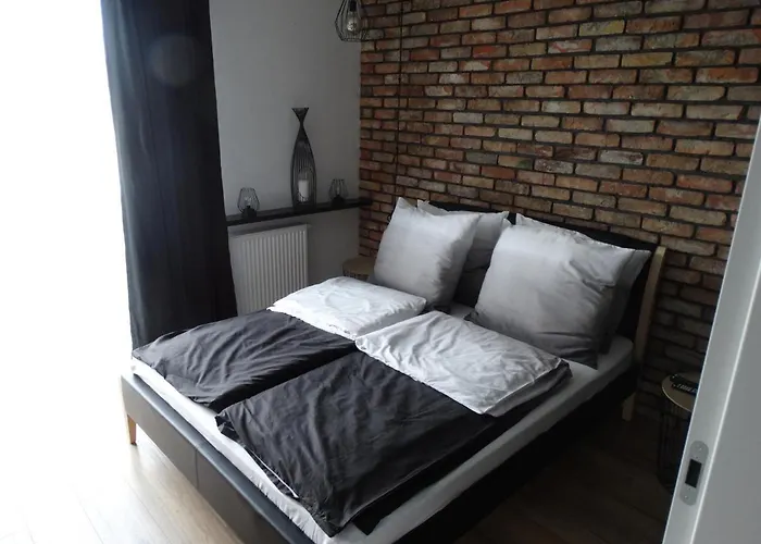 Black&White Apartment Bis - Male Garbary 8
